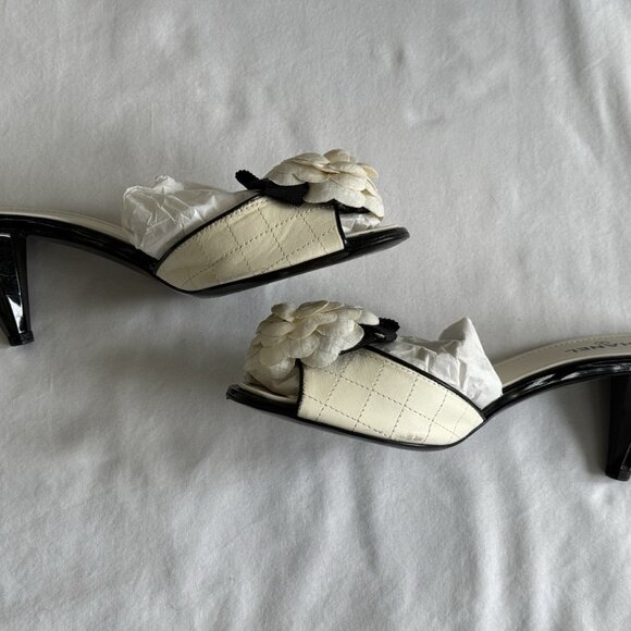 CHANEL 2007 Cruise Camellia Quilted Leather Mules Heels - Picture 12 of 16